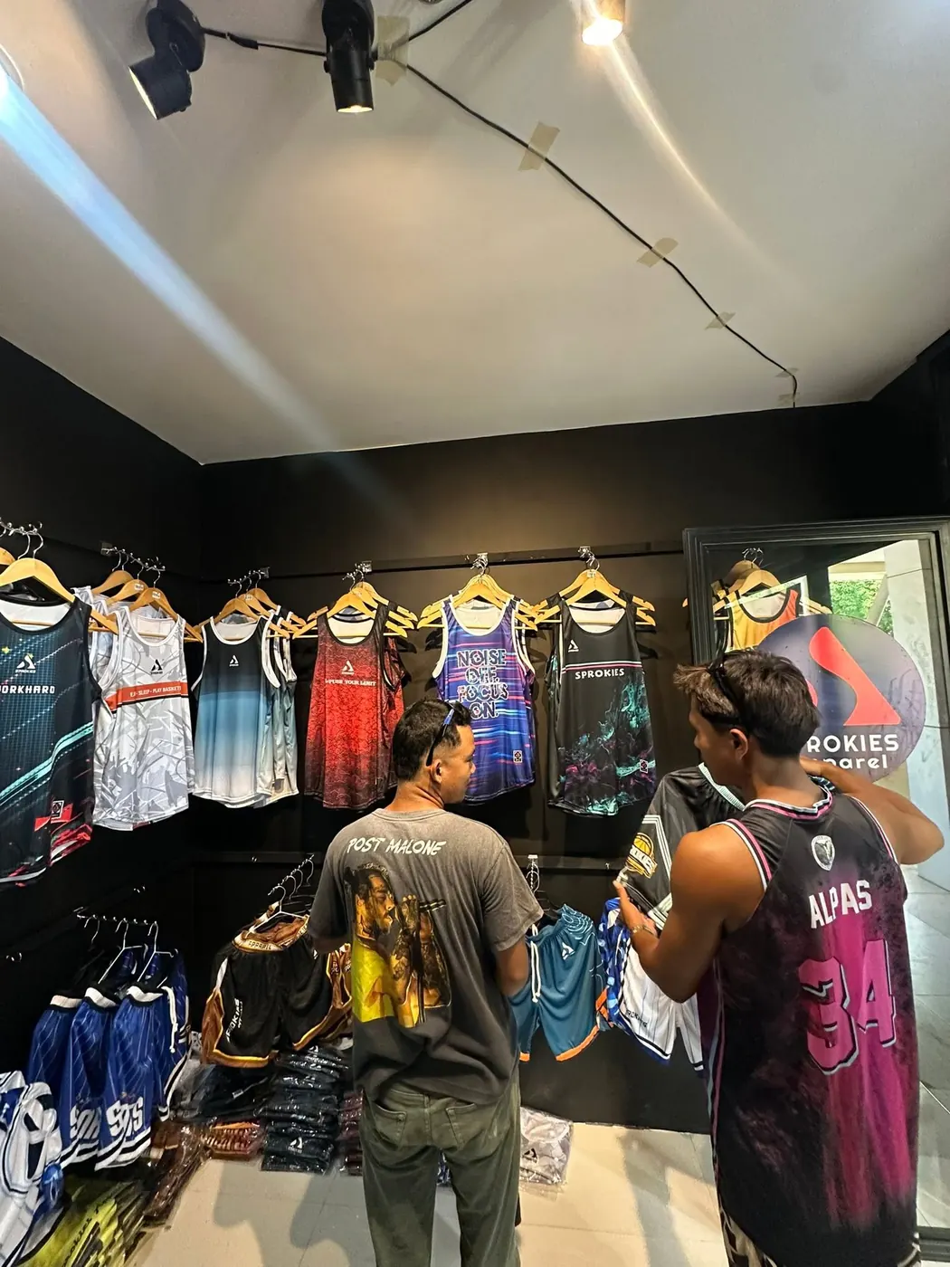 Sprokies Apparel Barili Store photo 2